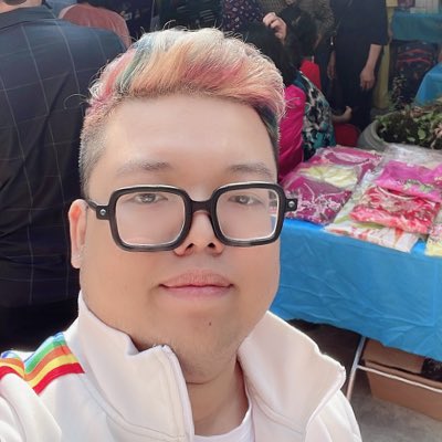 Mr. B is Mr. Coin's father.🇻🇳🇻🇳 tweet media