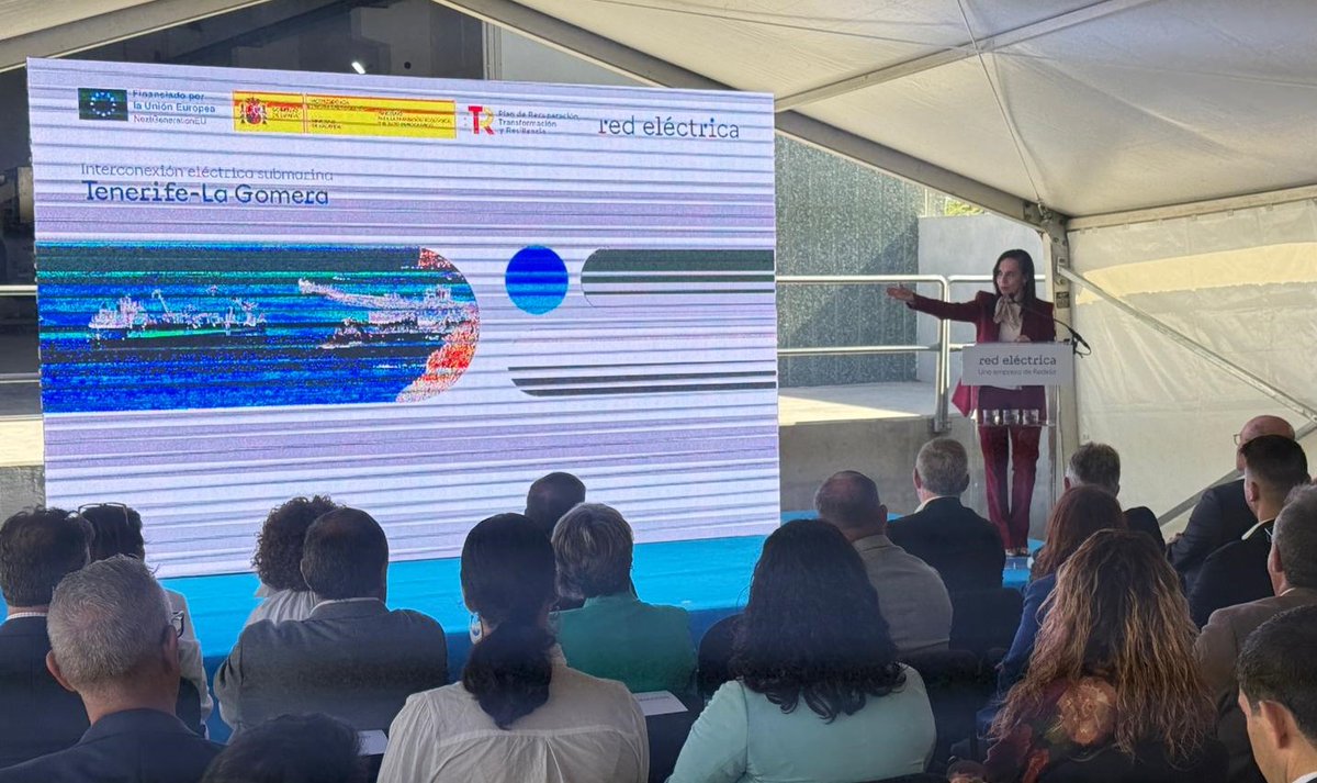 Inauguración del cable submarino más profundo del mundo. Un proyecto con sello socialista

Impulsado la pasada legislatura, siendo <a href="/avtorresp/">Ángel Víctor Torres Pérez</a> presidente de #Canarias, y con dos claros objetivos 👉 avanzar en sostenibilidad y reforzar la cohesión territorial del Archipiélago 

Día