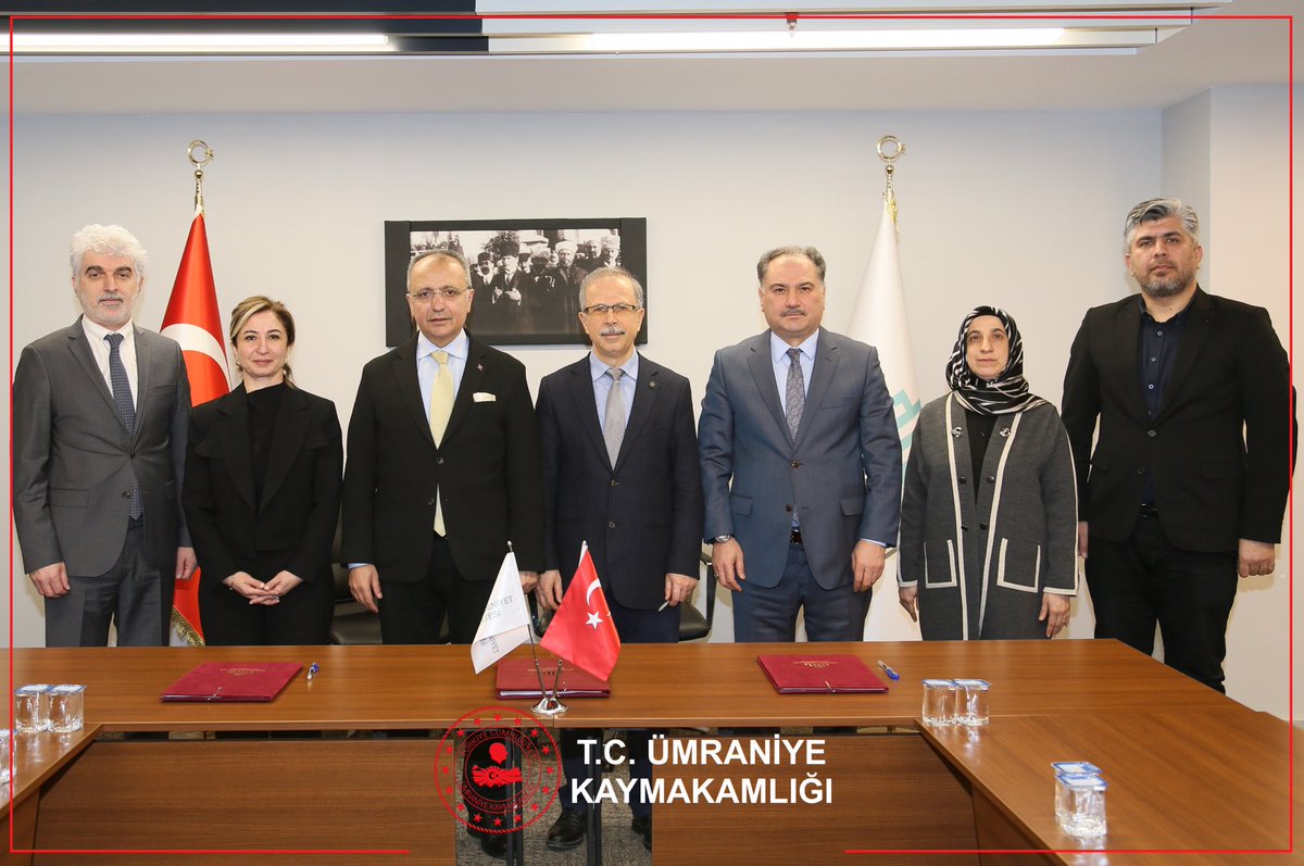 TC_Umraniye's tweet photo. Kaymakamımız Sayın Yüksel ÇELİK başkanlığında, İstanbul Medeniyet Üniversitesi ve Ümraniye İlçe Millî Eğitim Müdürlüğü arasında “Eğitim İş Birliği” protokolü imzalandı. 

İmzalanan protokol kapsamında; ilçemizdeki öğrenciler,öğretmenler ve velilere yönelik eğitim, seminer ve rehberlik faaliyetlerinde güçlü bir iş birliği başlatıldı.

Protokol; Kaymakamımız Sayın Yüksel ÇELİK, İstanbul Medeniyet Üniversitesi Rektörü Prof. Dr. Gülfettin ÇELİK ve İlçe Millî Eğitim Müdürü Mustafa ÖZEN tarafından imzalandı.
@umraniyeilcemem 
@istmedeniyet