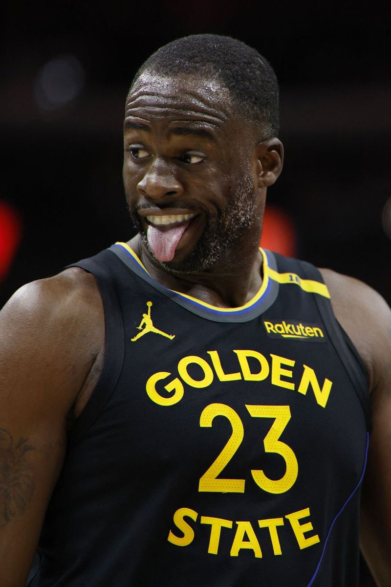 LogionNoops's tweet photo. BREAKING: The Golden State Warriors are trading Draymond Green to the Lakers, per @SharmsCharania https://t.co/Tf3SYuD38y