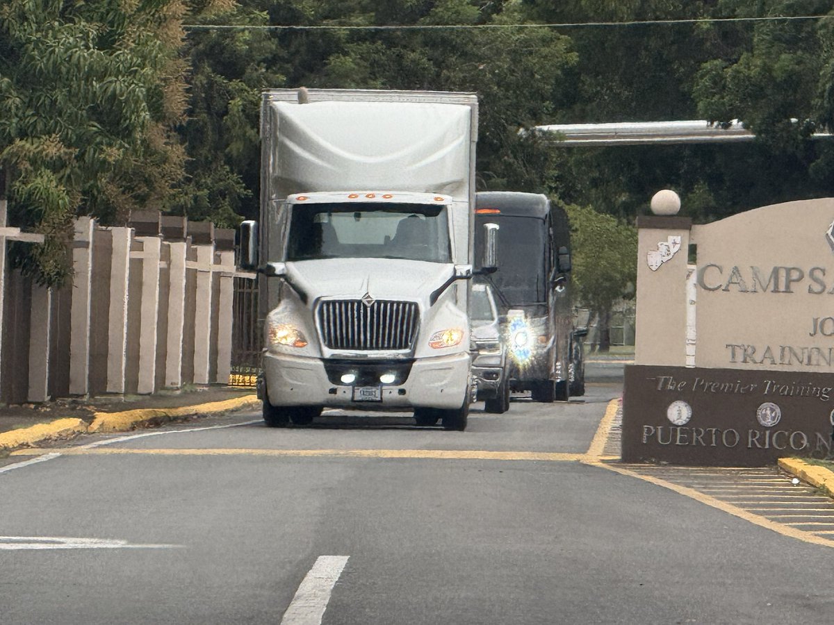 📢 AVISO: Movimiento militar activo en Salinas. Camiones salen del Camp Santiago para búsqueda de efectivos.
¿Tienes visuales? Reporta abajo. 👇🏽
#NoticiasPR #CampSantiago #Salinas