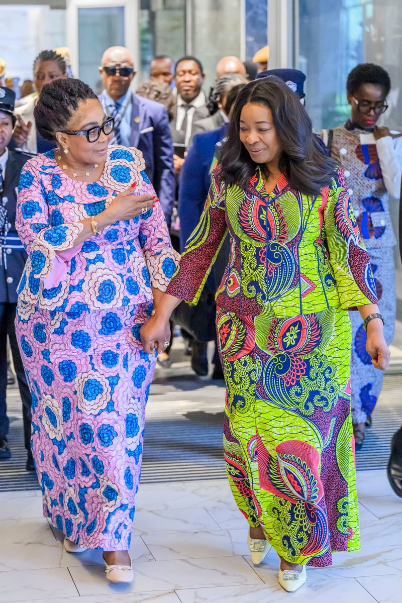 While y'all insulting each other, beautiful first ladies from Zambia &amp; Ghana 😍😍😍