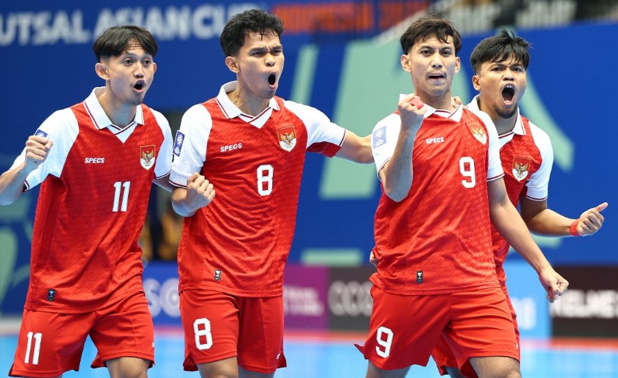 Semifinal AFC Futsal Asian Cup 2026
AET. 🇮🇩 Indonesia 5-3 Jepang 🇯🇵
. 
⚽ Samuel Eko 12'
⚽ Ardiansyah Nur 23'
⚽ Firman Adriansyah 39'
⚽ ReGun 44'
⚽ Dewa Rizki 48'
. 
⚽ Motoishi 31'
⚽ Shimizu 35'
⚽ Shimizu 40'(P) 
❌ Shimizu 49'(P)

Assalamu'alaikum final

#AFCFutsal2026