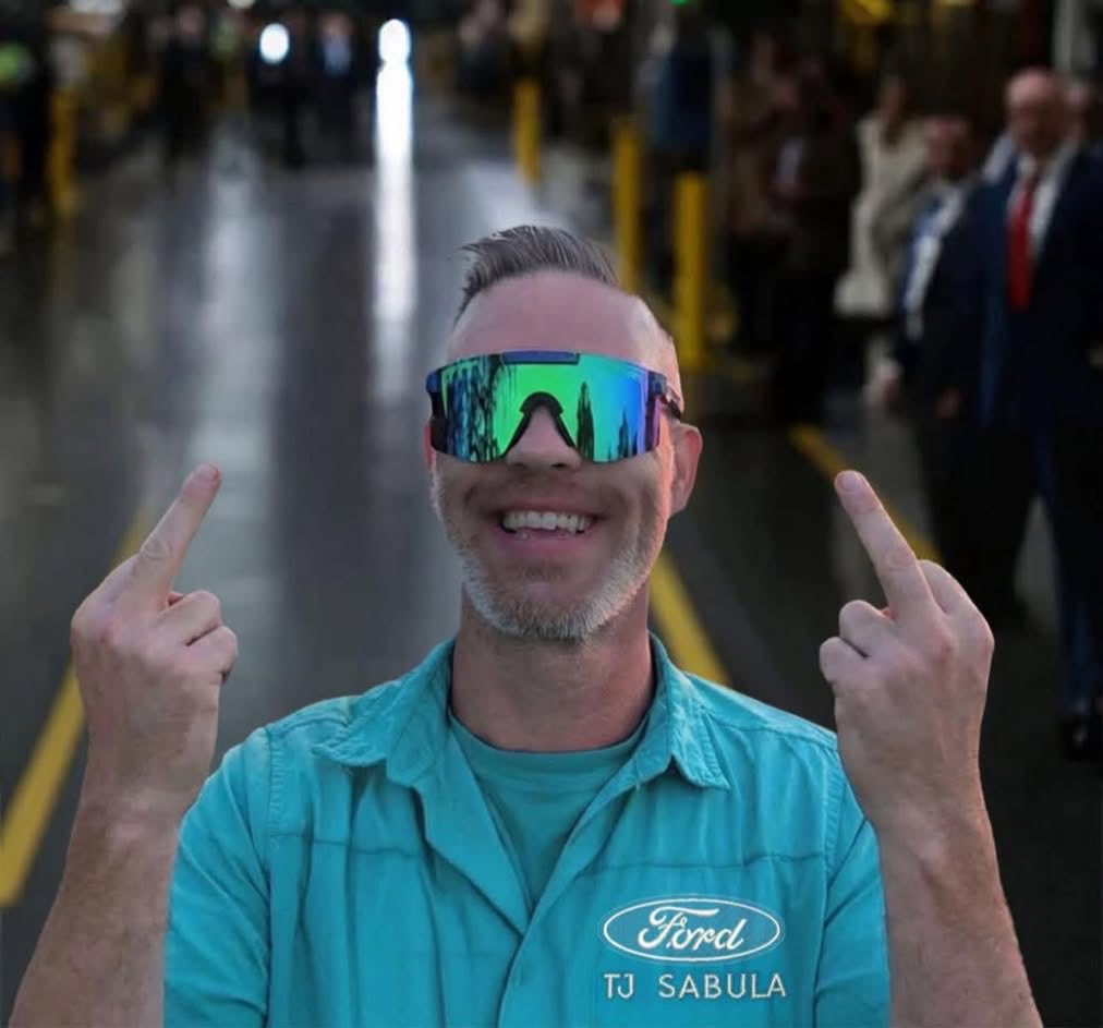 ᗰᗩƳᖇᗩ tweet media