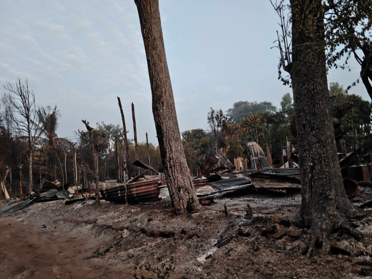 scarlletnn's tweet photo. On February 4, junta forces and Pyu Saw Htee militias reportedly set fire to multiple villages west of Myingyan town, including Nat Hnyun, Darkyun (South and North), Dazao, and Pyidawthar.

#2026Feb07Coup
#WhatsHappeningInMyanmar
#WarCrimesOfJunta

 https://t.co/QI1CiOyDH7 https://t.co/YCI1nzRW0K