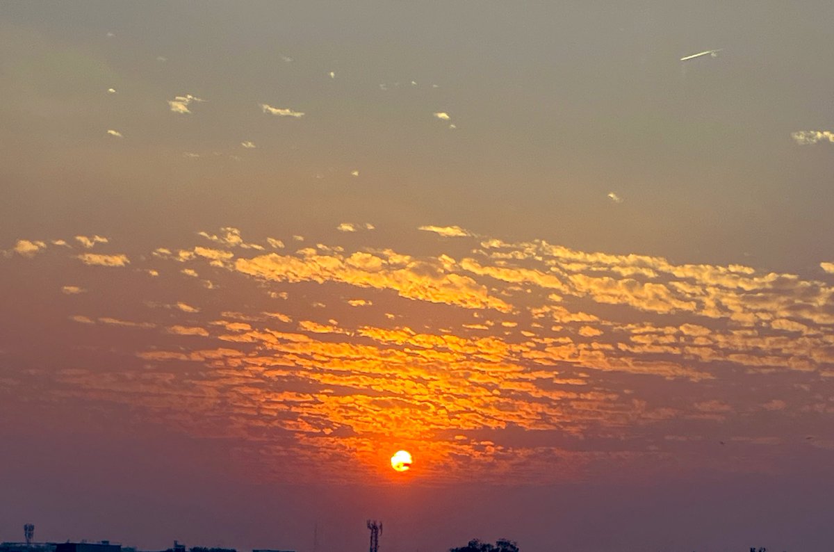 ChasingSukoon's tweet photo. 🌅❤️
#SunsetClick https://t.co/x9w38q7Q1V