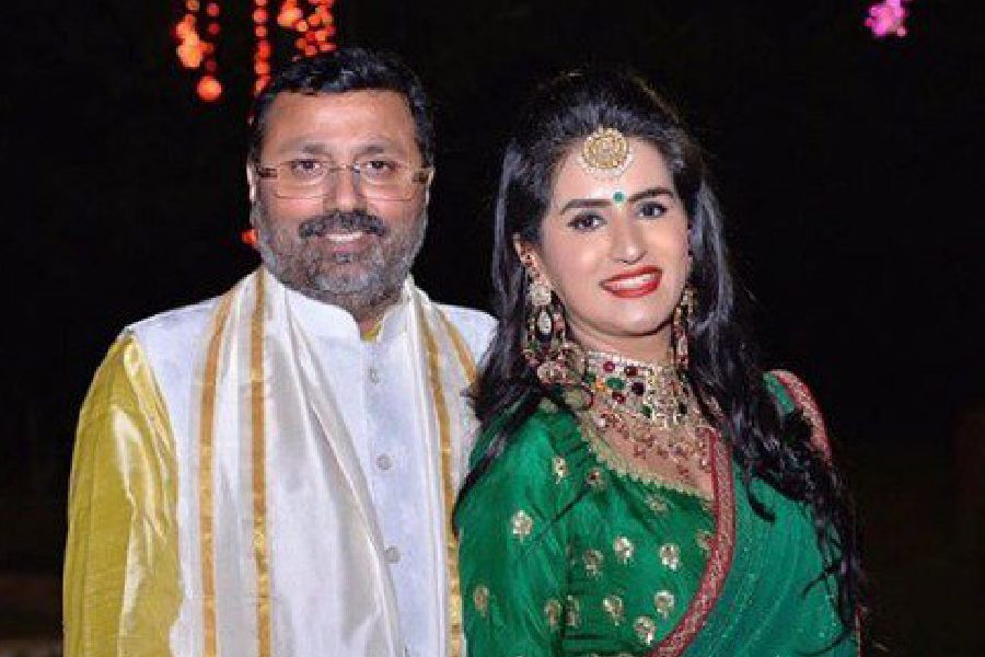 निशिकांत दूबे पर विपक्ष आरोप लगा रहा है उसने अपनी मौसेरी बहन से शादी की है ?

<a href="/grok/">Grok</a> इस आरोप का पर्दा फॉस करो।
और हां डरना बिल्कुल मत।