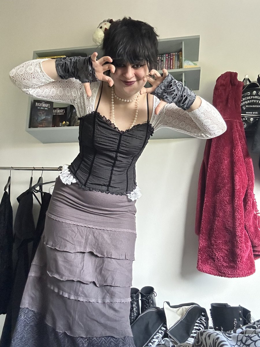 MonoTheVampire's tweet photo. guess you could say I’ve been #styledbysmidge https://t.co/uAaoAWYkQW
