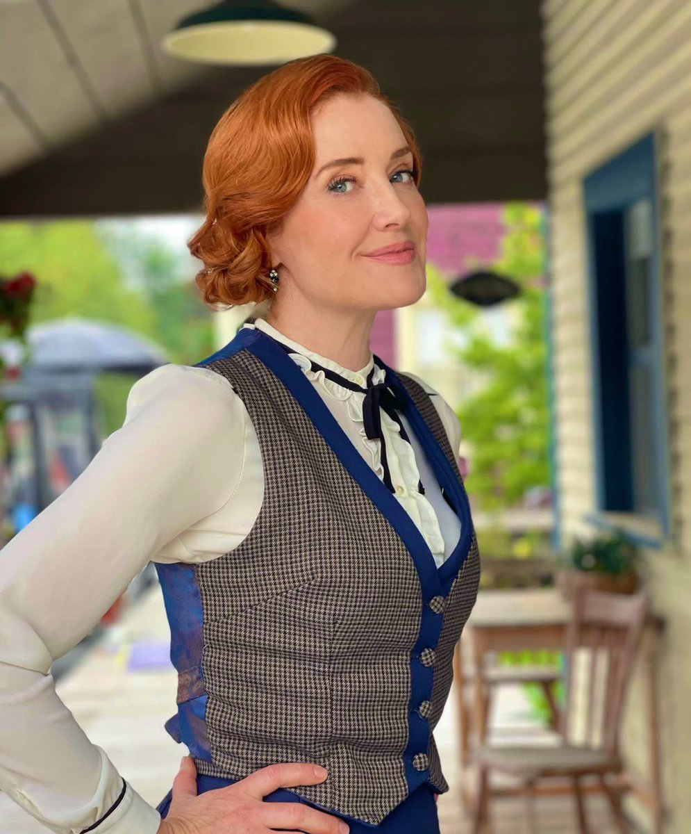 TeamFloMo's tweet image. .@JoNewmarch as the marvelous Molly Sullivan on @hallmarkchannel’s series #WhenCallsTheHeart! 💙👩🏻‍🦰💙

#Hearties