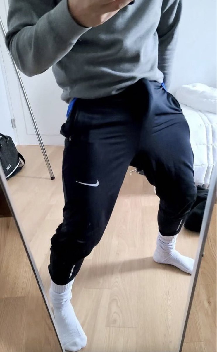Vie1040Gay's tweet photo. Geile Beule!!! Da will man ran!
Happy Cruising, Jungs.
🤤 #gaywien
#gay #cruising #bulge #jeans #gaybulge #gayvienna #gayexhib #viennagay #gayboy #metrovideo #gayman #exhib #publicgay #bulgespotting https://t.co/TjkQ1SuZYj