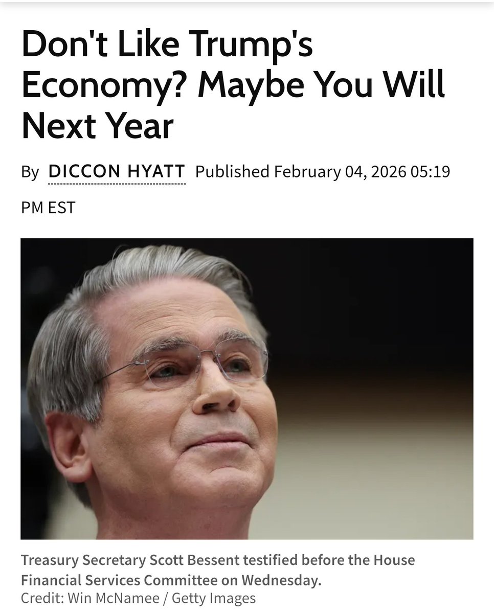 chartmongo's tweet image. [거시경제] "트럼프 경제가 싫다고? 내년엔 생각이 바뀔걸"
​■ 주요 보도 내용
​체감 vs 지표의 괴리: 주식 시장($SPY)은 연일 사상 최고치를 경신 중이지만, 높은 생활 물가와 주거비 때문에 일반 대중(Main Street)이 느끼는 경제 만족도는 여전히 낮다는 분석.
​J-커브 효과: 현재는 트럼프 2기…