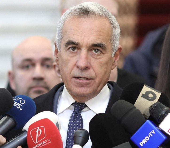 GlobalDiss's tweet image. 🚨🇷🇴 HUGE SHAKE-UP IN ROMANIA! EU INTERFERENCE EXPOSED

US DOJ report shows NO Russian meddling but MASSIVE EU interference in Romania’s canceled 2024 vote. 

Opposition leader George Simion demands EARLY ELECTIONS!

GEORGESCU is the REAL president!