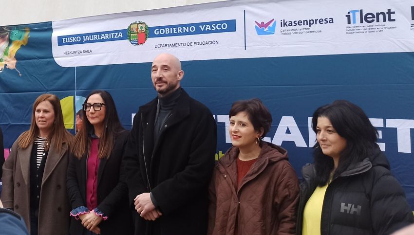 Confebask tweet media