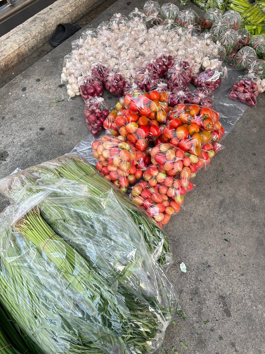 เติมพลังบุญ ช่วยยายขายผักคลิปไวรัล
ขอให้ยายโชคดีมีคนมาเหมาทุกวัน 🙏🏻🤍
✅ ผักสด สวยทุกถุง 20 บาททุกถุง ✨

📍สะพานลอย กกท ซอยมหาดไทย