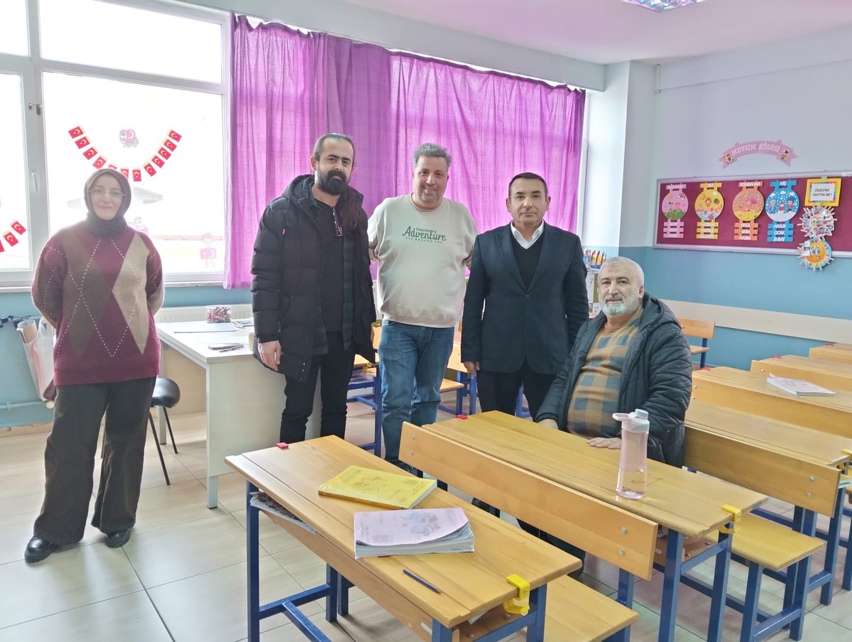 zaramem58's tweet photo. İlçe Milli Eğitim Şube Müdürlerimiz Sayın Kadir GÜNEY ve Sayın Mehmet DURNA, Reşit Akif Paşa Ortaokulu ve Halil İbrahim Çifçi İlkokulu/Ortaokulunda yapılan 2025-2026 2. Dönem Başı Zümre Toplantılarını ziyaret ettiler.

@sivasvaliligi 
@sivasmem 
@ZaraKaymakamlik 
@zaramem58 https://t.co/AWhC4JZQOV
