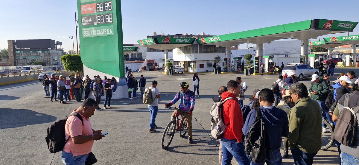 #AlertaVial maestros de la sección XXII del nivel de secundarias técnicas se alistan para bloquear distribuidor vial de cinco señores 
Insisten en pago de adeudos <a href="/Seccion22Cencos/">Cencos22</a> <a href="/latinus_us/">Latinus</a> <a href="/EMILIOMONTEROP/">Emilio Montero Pérez</a> <a href="/Azteca/">TV Azteca</a>