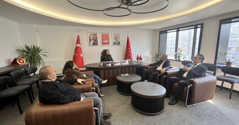 İl başkanımız ve beraberindeki heyet CHP İl Başkanlığına ziyarette bulunmuştur. Misafirperverlikleri için kendilerine teşekkür ederiz.