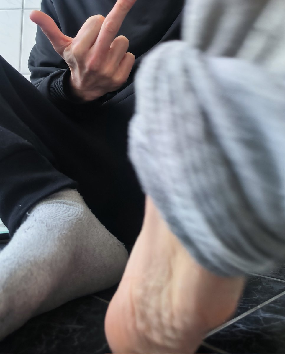 tabusocksDE's tweet photo. Fick dich selbst, Opfer.
Meine Socken sind dreckig und stinkig und du kommst trotzdem nicht ran.
Nur wer zahlt, kriegt mehr.
OnlyFans bald für euch L.O.S.E.R
Sub oder verpiss dich. 🖕🦶💰
#Fußfetisch #FindomDE #Paypig https://t.co/VYm64yoKrT