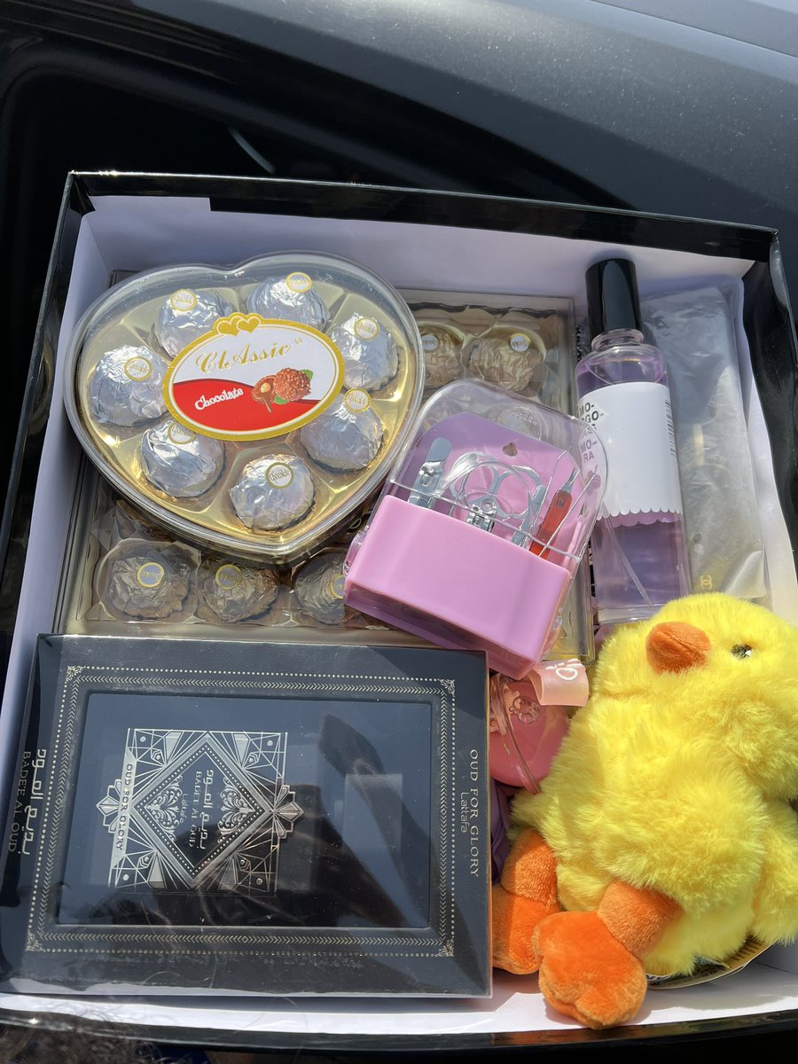 Valentines season is upon us again…..
Let’s help you curate beautiful and affordable gift boxes for your loved ones…..we will work with your budget and deliver PERFECTLY what you requested for….🤩🤸🏽‍♂️🥳 let’s do this again for 2026…
Send us a DM or message on WhatsApp 
Please