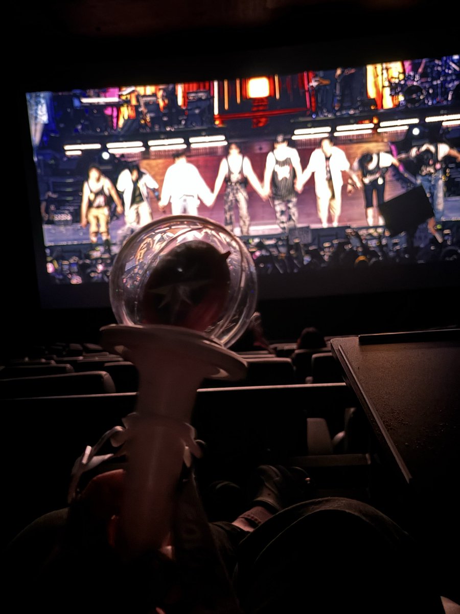 skztoinfinity's tweet photo. My PCD came back 😭 Movie was so great I literally cried 😭 #The_dominATE_Experience https://t.co/nes62UOsgw