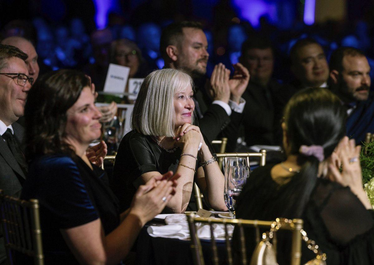 Stephen Harper tweet media