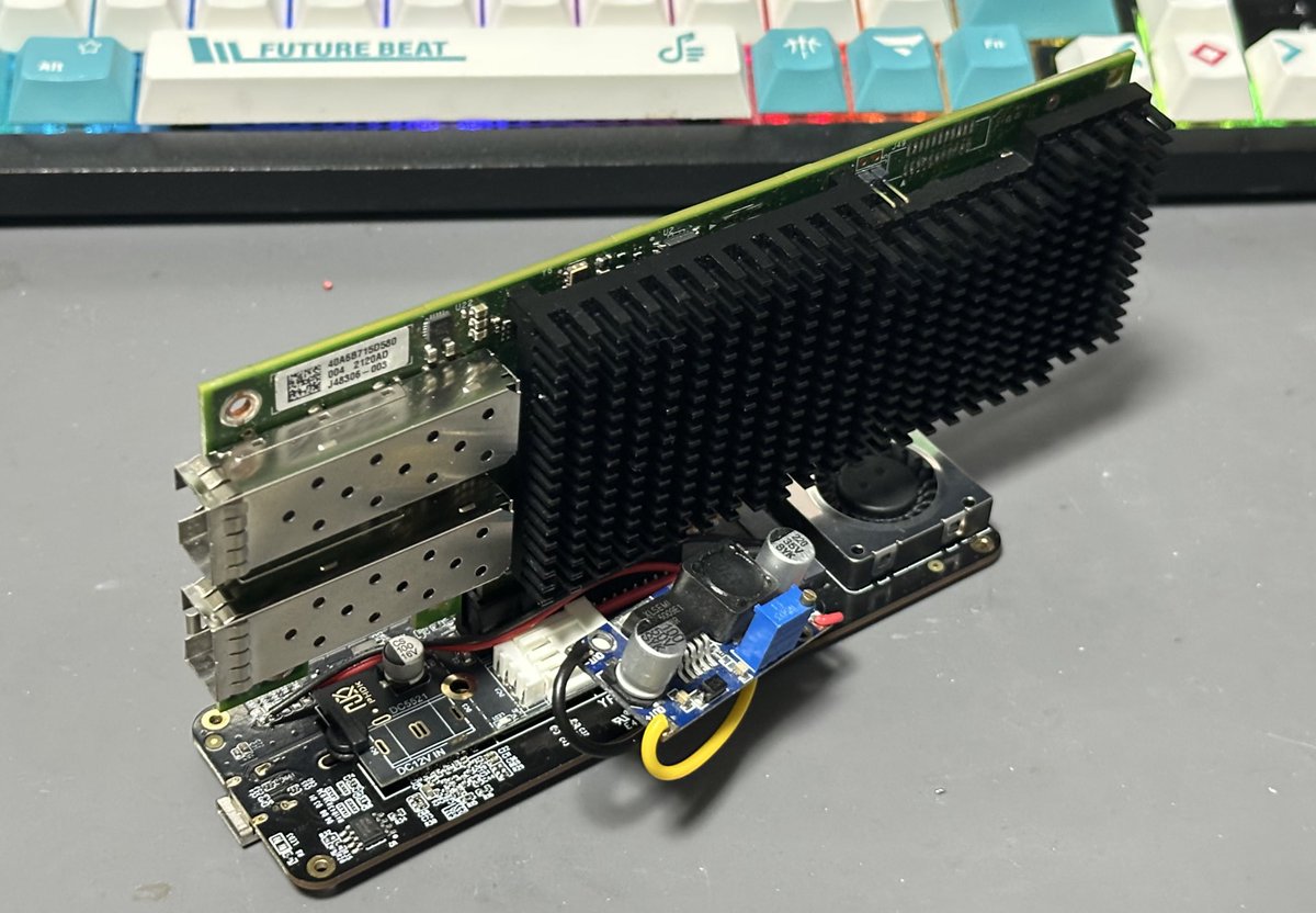 trinity33r's tweet image. 自作Mac Win両対応Thunderbolt 25GbE NIC出来た(Intel XXV710使用)
あとは3DPでケース作るだけだな