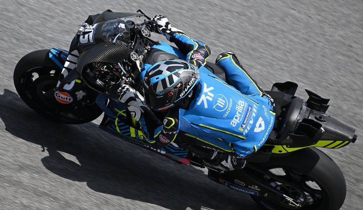 motoupdate's tweet photo. Nggak Hanya Bezz, Aprilia sudah kasih aero buritan baru RSGP dengan 10 bilah wing ke raul Fernandez di hari Ketiga #sepangtest https://t.co/nQt2CJK5YI