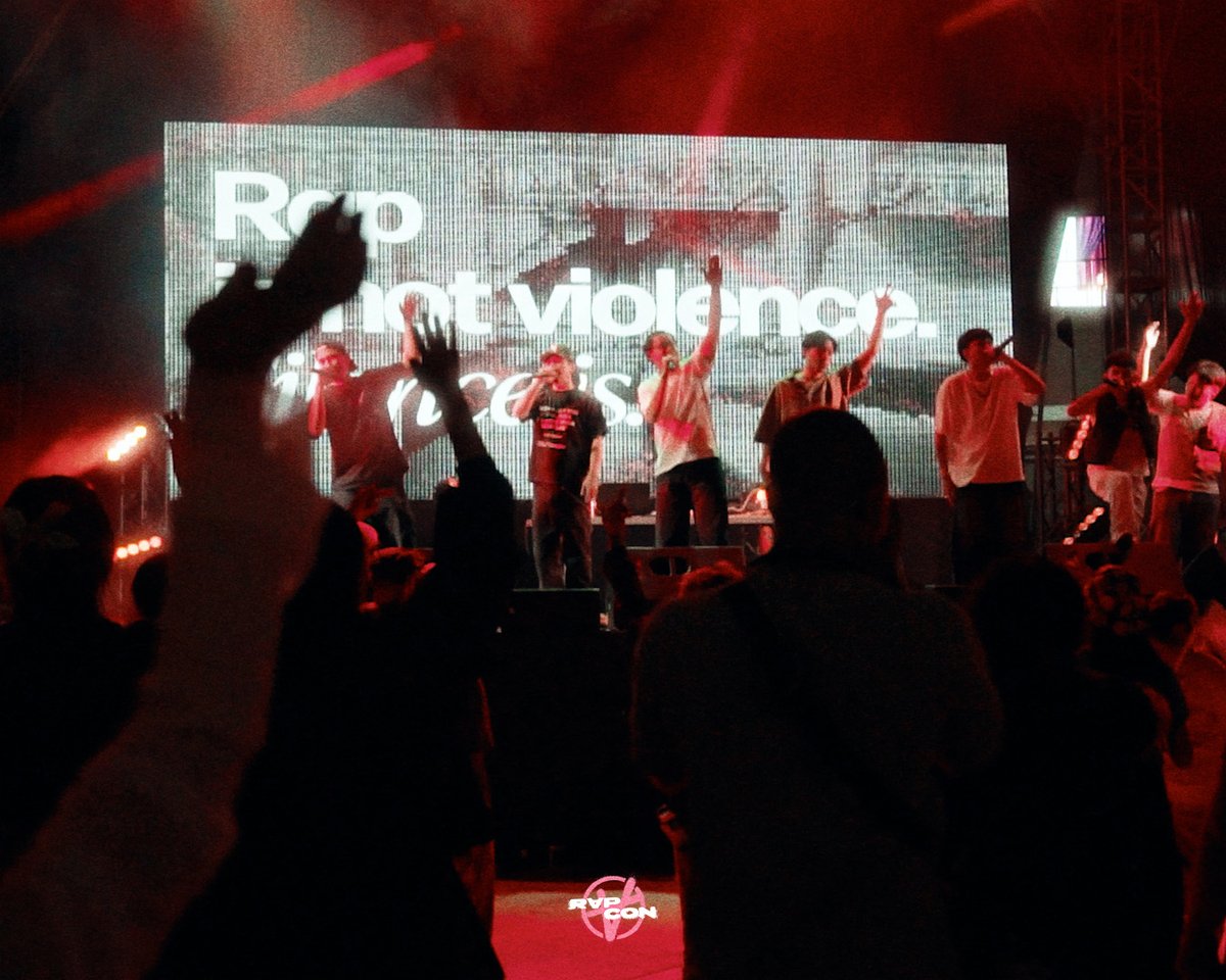 rapconthailand's tweet photo. แรปคอน (RⱯPCON) เปิดตัวทะลุจุดเดือด 🔥🔥🔥 ด้วยพลังดนตรีเห็นชอบ ขอบคุณคนดูทุกคนเมื่อคืนที่ใส่ไม่ยั้งกับพลังเห็นชอ��� [3]

📷 ขอบคุณรูปภาพจาก @แมวส้มประชาไท
#RAPCON #RAPCONBKK #RAPCONConcert #BACC #ConcertBKK #เห็นชอบ https://t.co/sHNuFjBFOo