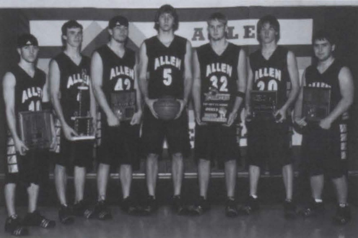 Suiting Up Varsity🟧 tweet media