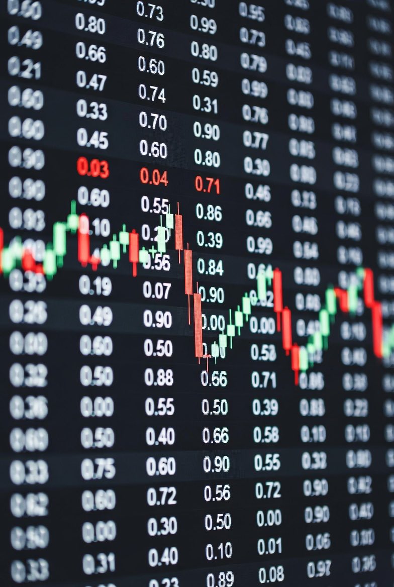 7goodmemory's tweet image. 요즘 오르고 내리는 주가와 코인을 보면  
나는 오늘 하루 이렇게 열심히 살았는가 하는 생각이 듭니다.

저는 참 게으릅니다.  
게으르면서도 스스로에게 자책이라는 채찍질은 엄청 합니다.

제 기분도 주가처럼 오르락내리락하는 걸까요?

단기간에 주가가 오르든 내리든  
튼튼하고 건강한 회사는…