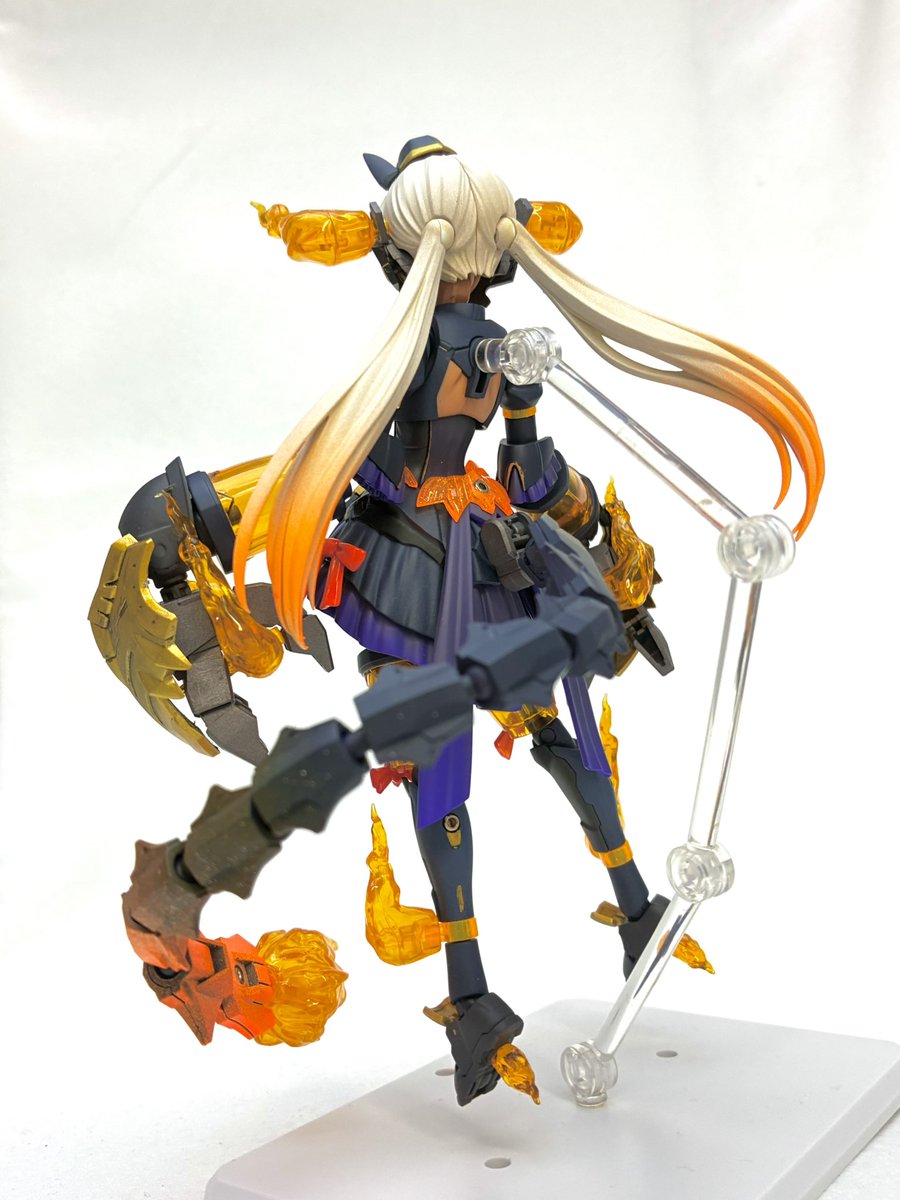 アリベル(イフリートフォーム)

全身に灼熱の焔をまとったシスター。
情熱的な性格で周囲を惹きつける。
怒らせると怖く、またヤキモチ焼きなので注意。
燃えるビンタが飛んでくるよ？

「赤く赫く、恋して焦がして熔かして。燃え尽きて灰になるまで、ね？」

#第3回30MS選抜オーディション