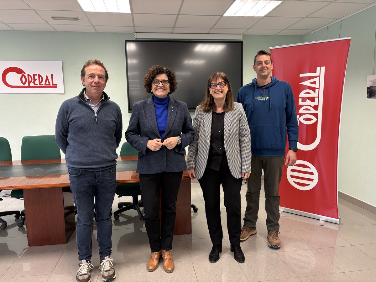ROSA_M_IBARRA's tweet image. Cooperal és un exemple de feina ben feta en el sector cooperatiu agrari català. A banda de solidesa econòmica, Coperal assumeix responsabilitat social, amb serveis que milloren la vida de veïns i comarcans, i ajuda al relleu generacional. Enhorabona per la feina que feu!