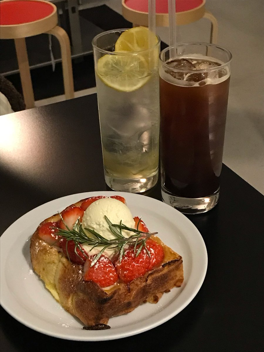 어제 데이오프 야무지게 즐기고
오늘 야무지게 울었어요 .. 
행쟁이 너무 기억 속에서 다 사라져버려서 🥲
앞으로가 두렵지만 !!..
그래도 나아가야죠 🏃‍♀️🏃‍♀️

오늘도 수고하셨습니다 ❤︎