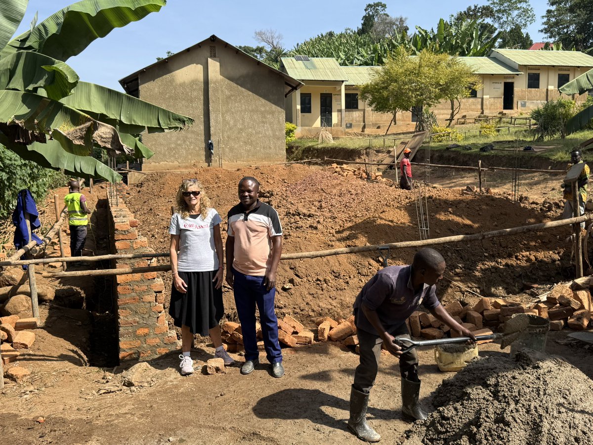 CanAssistAfrica's tweet photo. Yesterday, I visited the Nyakeina Parents’ Primary School in Uganda where CanAssist recently funded the construction of a new dining/exam hall. Once completed this building will also serve as a classroom and events room. https://t.co/EEOaQCFwH9