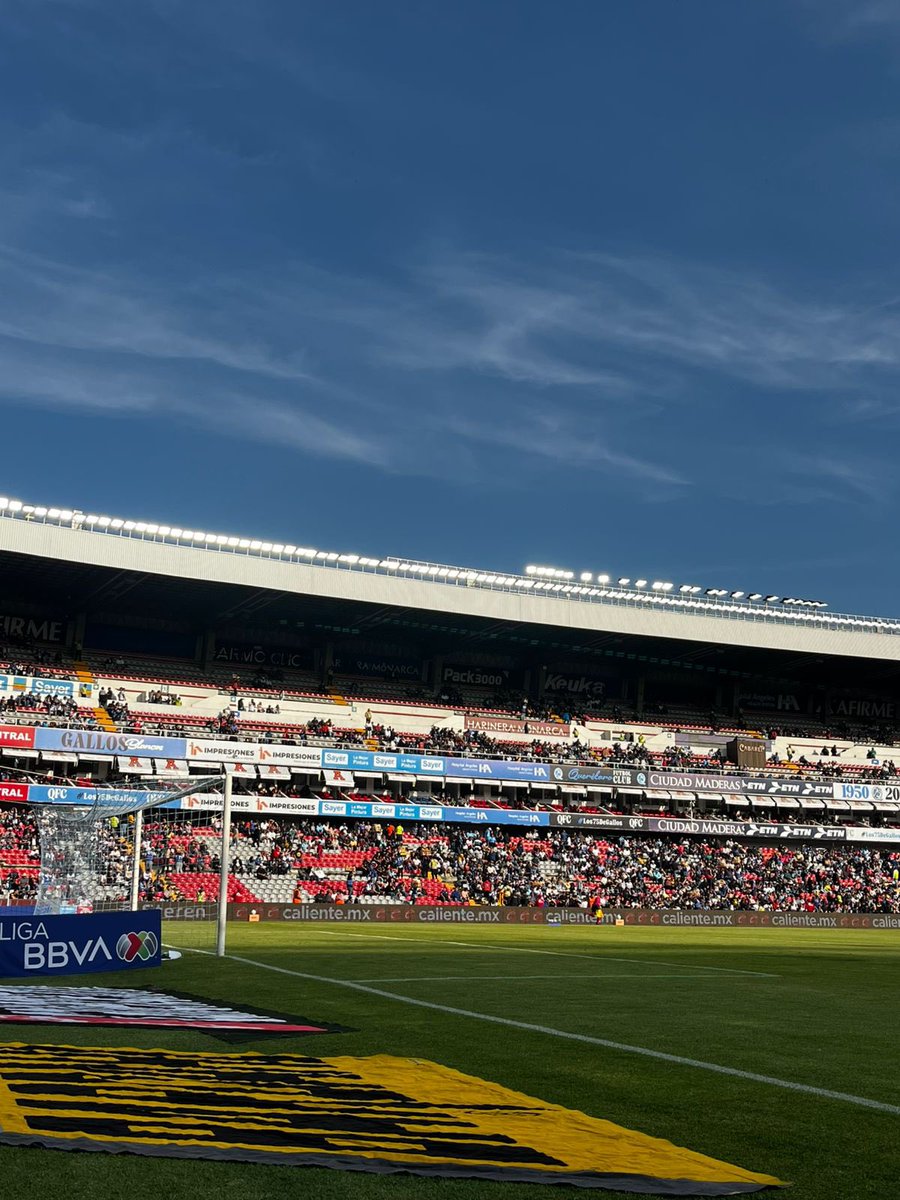 ESTADIO CORREGIDORA • Feliz 41 Aniversario • 
“Llenamos la cancha de sueños”