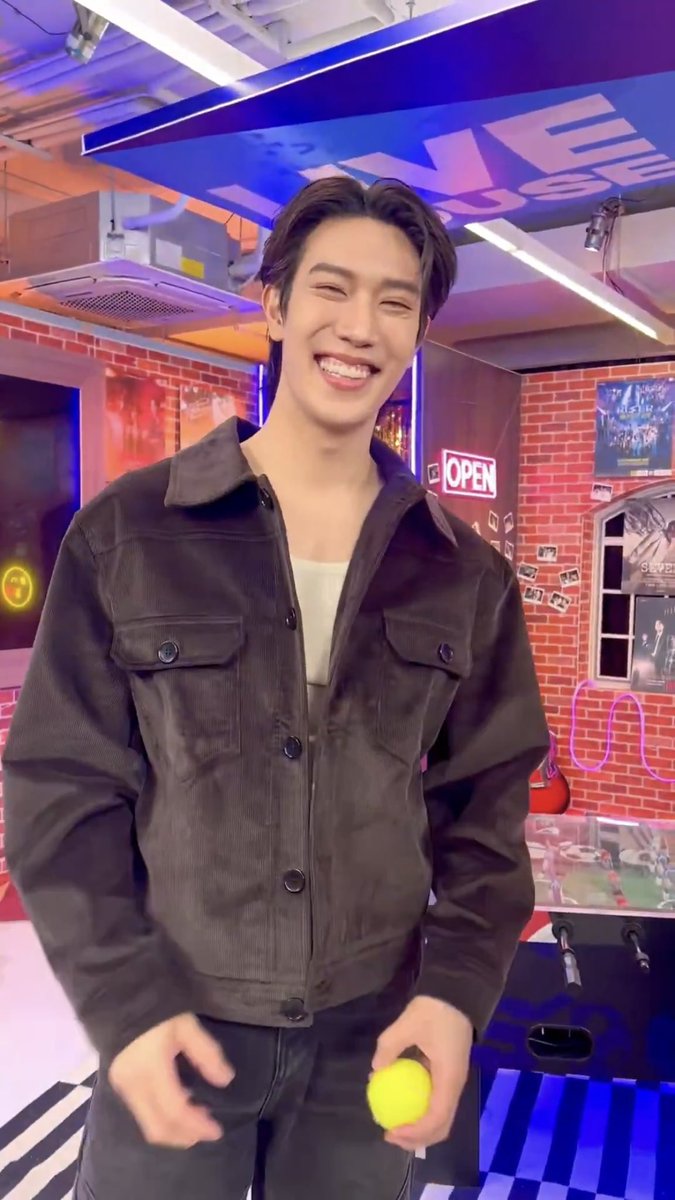 he’s so cute 🤲🏻

GREAT X LIVEHOUSE
#GMMTVLiveHouse #grtsp