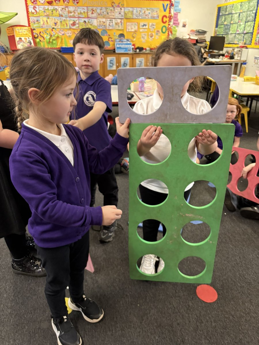 Sandwood120's tweet photo. P1 were using their problem solving skills to find number bonds of 10 @glasgowcounts #creativethinkers https://t.co/iNABr6Yqfj