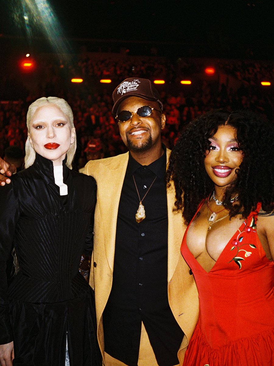 szabrs's tweet image. MÃES! SZA e Lady Gaga juntas no #GRAMMYs