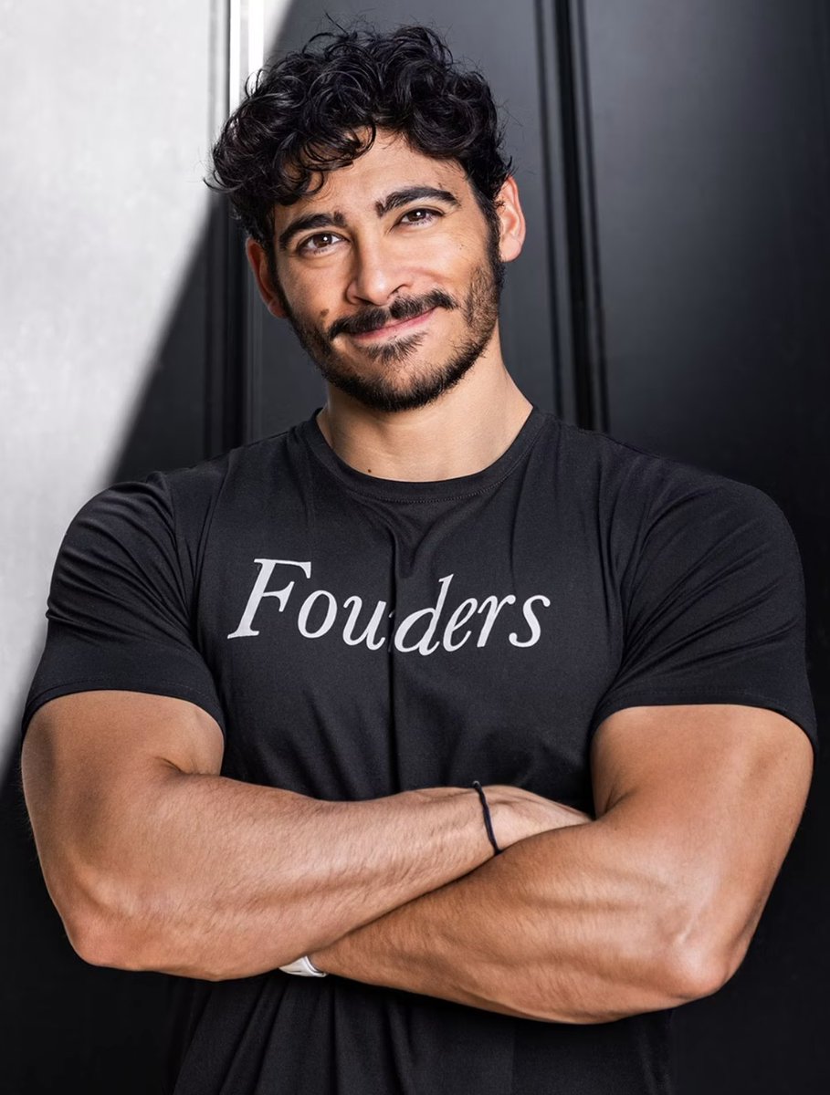 loganmbrand's tweet photo. having an absolute chad posing for the @FoundersPodcast merch store says so much

cant even see the "n" because of bros chest 😂 https://t.co/zcEMvHdv00