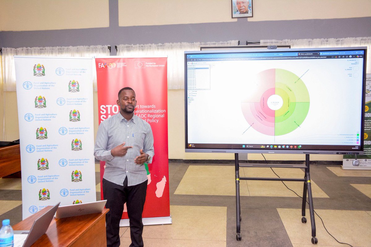 FAOTanzania's tweet photo. Officials from ๐น๐ฟDept. of Veterinary Services are receiving hands-on training in nanopore DNA sequencing at @TPHPA_Official, @EUinTZ #STOSARII
By FAO & TPHPA experts trained through #STREPHIT, the sessions strengthen science-based surveillance & advance a One Health approach. https://t.co/YI1VuEyEhl
