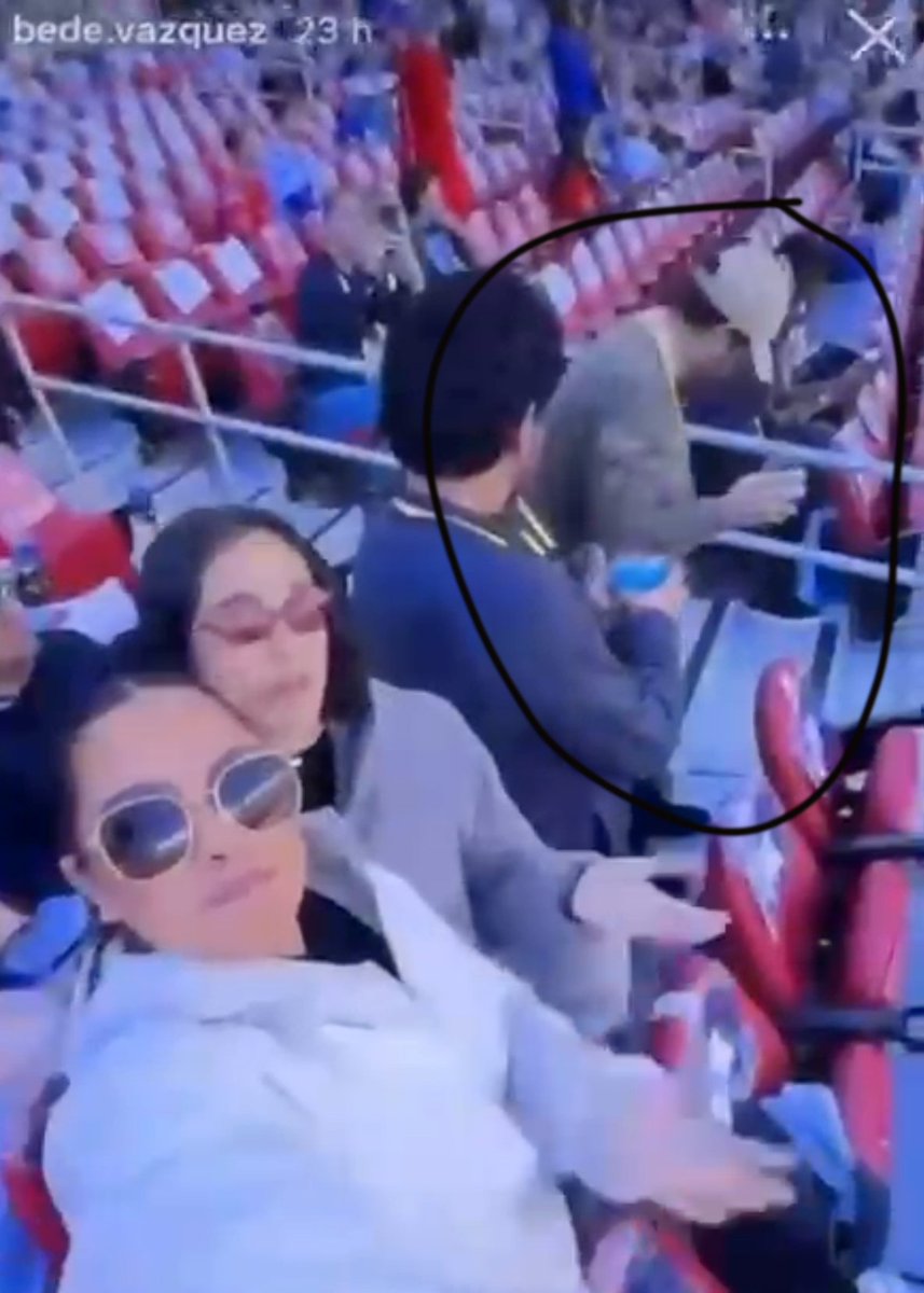 PelaezMarAntoni's tweet image. Tio @RicardoBSalinas no fueron los conservadores ni Calderón, fue su propia hija. Paco Vázquez, diputado de #Morena en #Edomex, quedó expuesto en Instagram por bede.vazquez. El diputado llevó a toda su familia al Super Bowl LX en San Francisco. ￼ ¿Cuánto costó el viajecito?