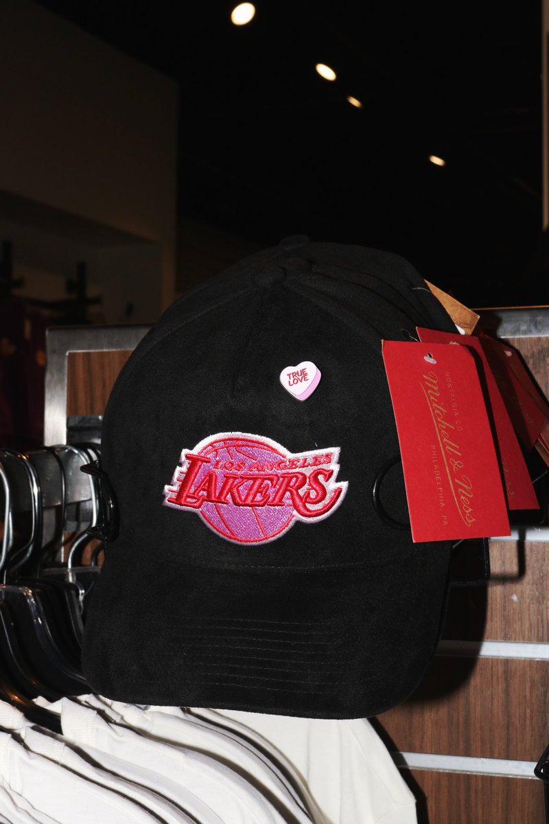 Lakers Store tweet media