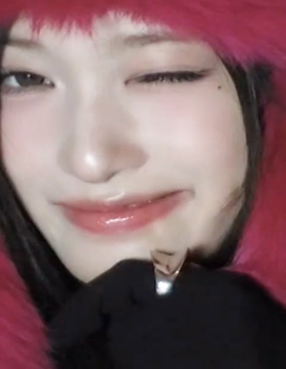 LEES2EO's tweet image. she lingers in quiet reverie—eyes drifting where dreams and memory entwine. soft breaths cradle the moment, while love rests weightless against her pulse, whispering in hush and glow