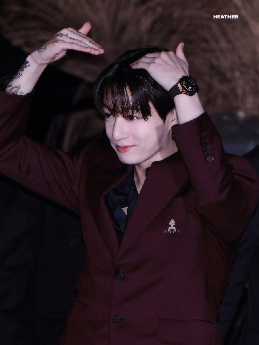 dearmyday_jk's tweet photo. 260212 정국 위블로 퇴근길
🐰💜
#Jungkook #정국 #JK 
#JUNGKOOKxHUBLOT
#JUNGKOOKForHUBLOT 
@BTS_twt https://t.co/JvDys1mx7a
