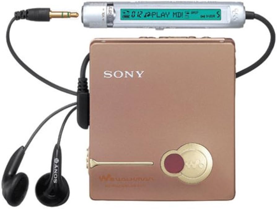 2002年11月10日、『MZ-E710』が発売されました。同時発売されたMZ-E10