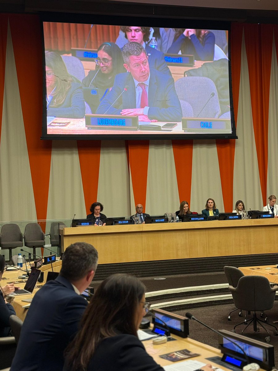 LuxembourgUN's tweet photo. Luxembourg🇱🇺 supports access for women &amp; girls to education &amp; vocational training programmes and digitalization initiatives in Africa, eg. in Benin🇧🇯. We support research projects and provide scholarships in high-performance computing, engineering &amp; data science
#EquityInScience https://t.co/UlJ9AuYzaI