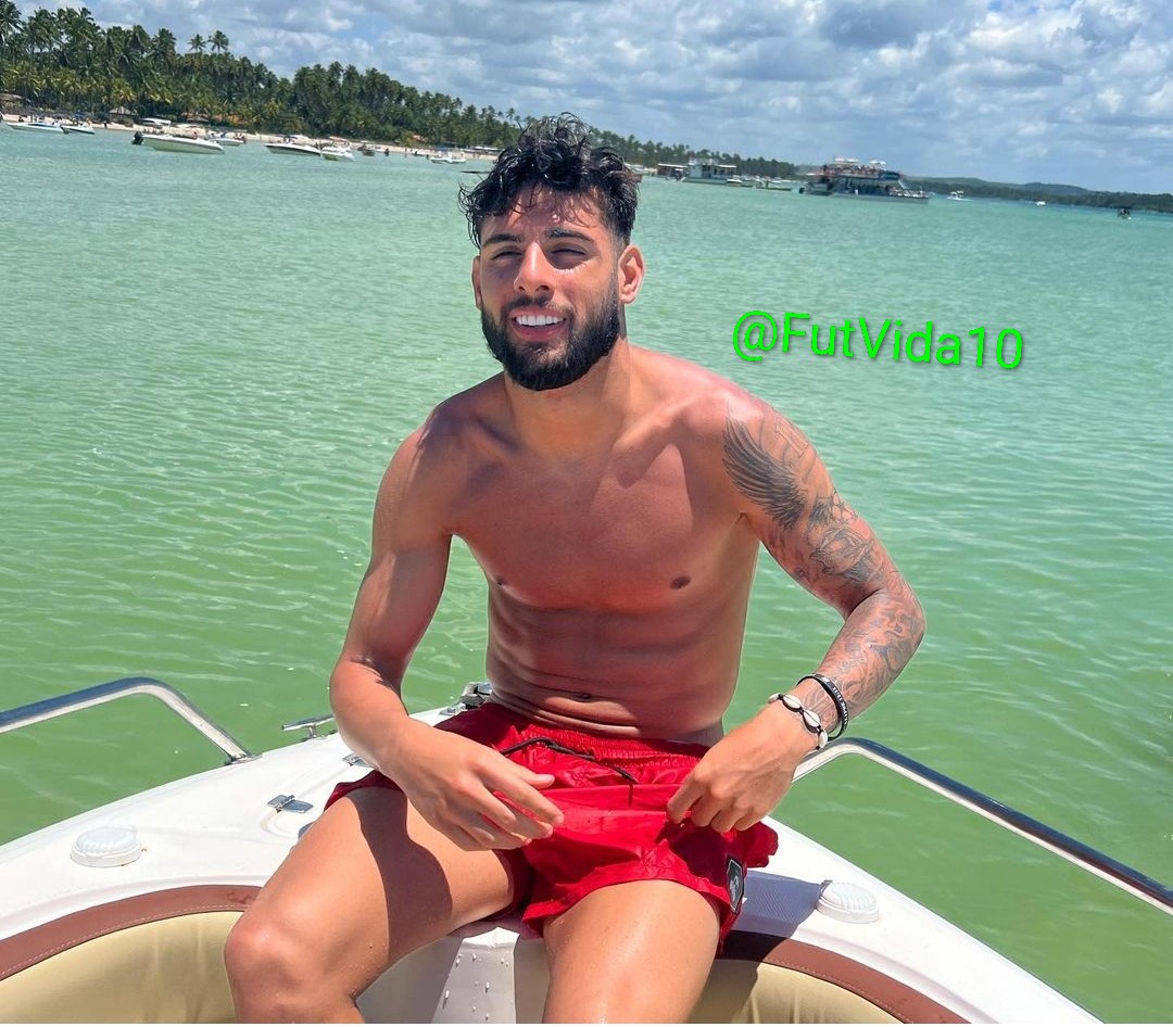 Vocês acham o atacante Yuri Alberto gostoso ? 

😋😋😋😍😍😍

#Futebol #Soccer #Football #Corinthians #Barbudo #Gostoso #Lindo #YuriAlbertoFV