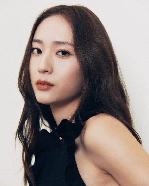 <#運命を見る会社員>
ソイングク×チョンスジョン

シャーマンになって世の中を乱す運命を持って生まれた子供が神降ろしを受けないために平凡な会社員になろうとするファンタジー現代劇
tvN 16部作 2027年上半期放送予定
naver.me/GJZjH1ky