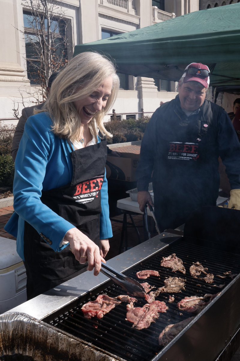 MatthewNichol5's tweet image. Virginia Governor Abigail Spanberger is a fucking demon.