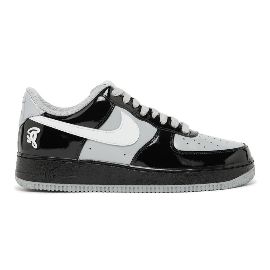 JustFreshKicks tweet media